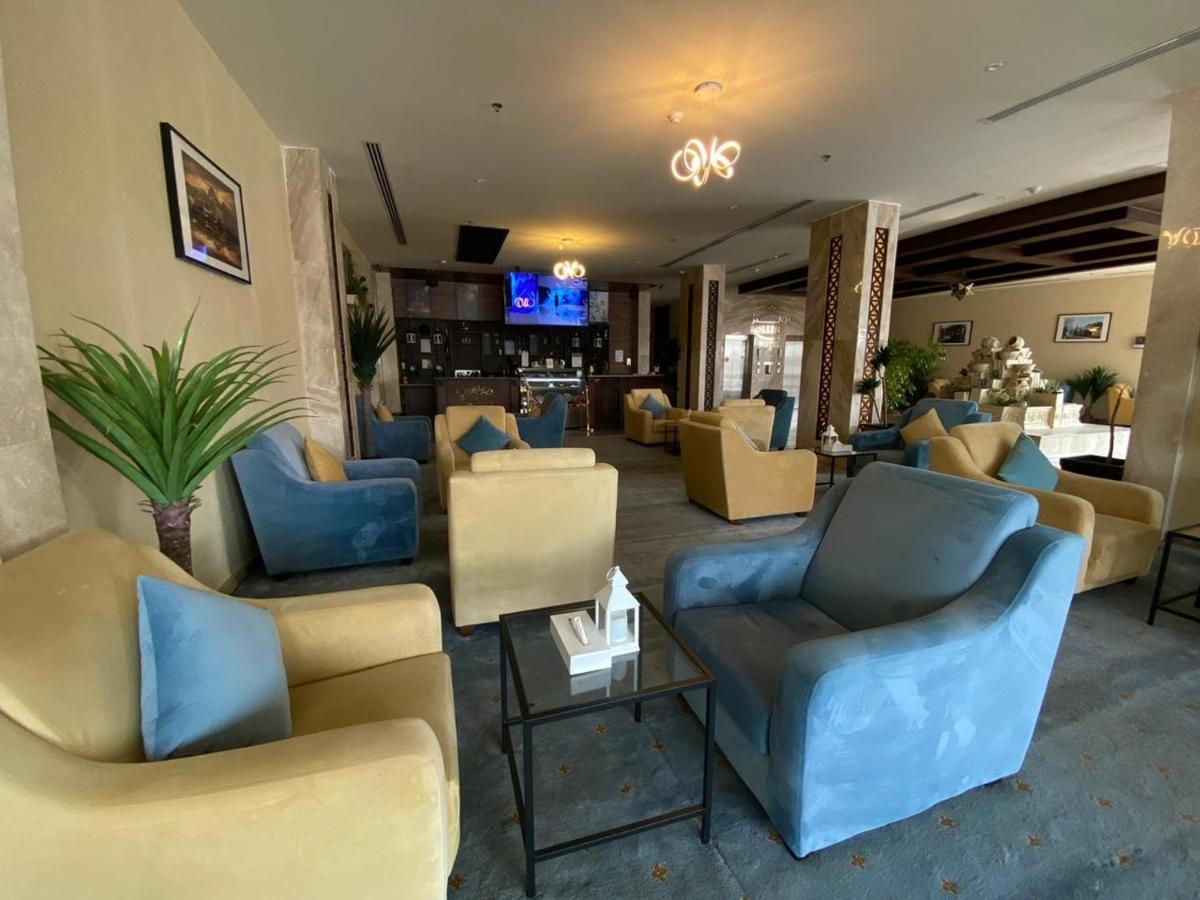 Rollins Hotel Бурайда Екстериор снимка